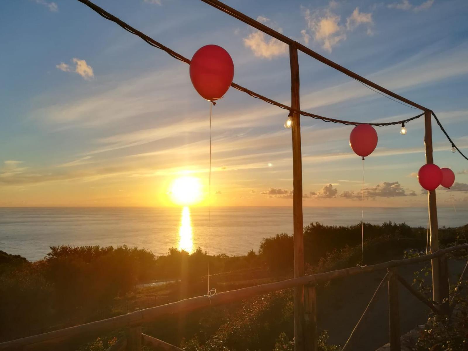 Borgo Rosso Di Sera Resort San Lucido Ngoại thất bức ảnh