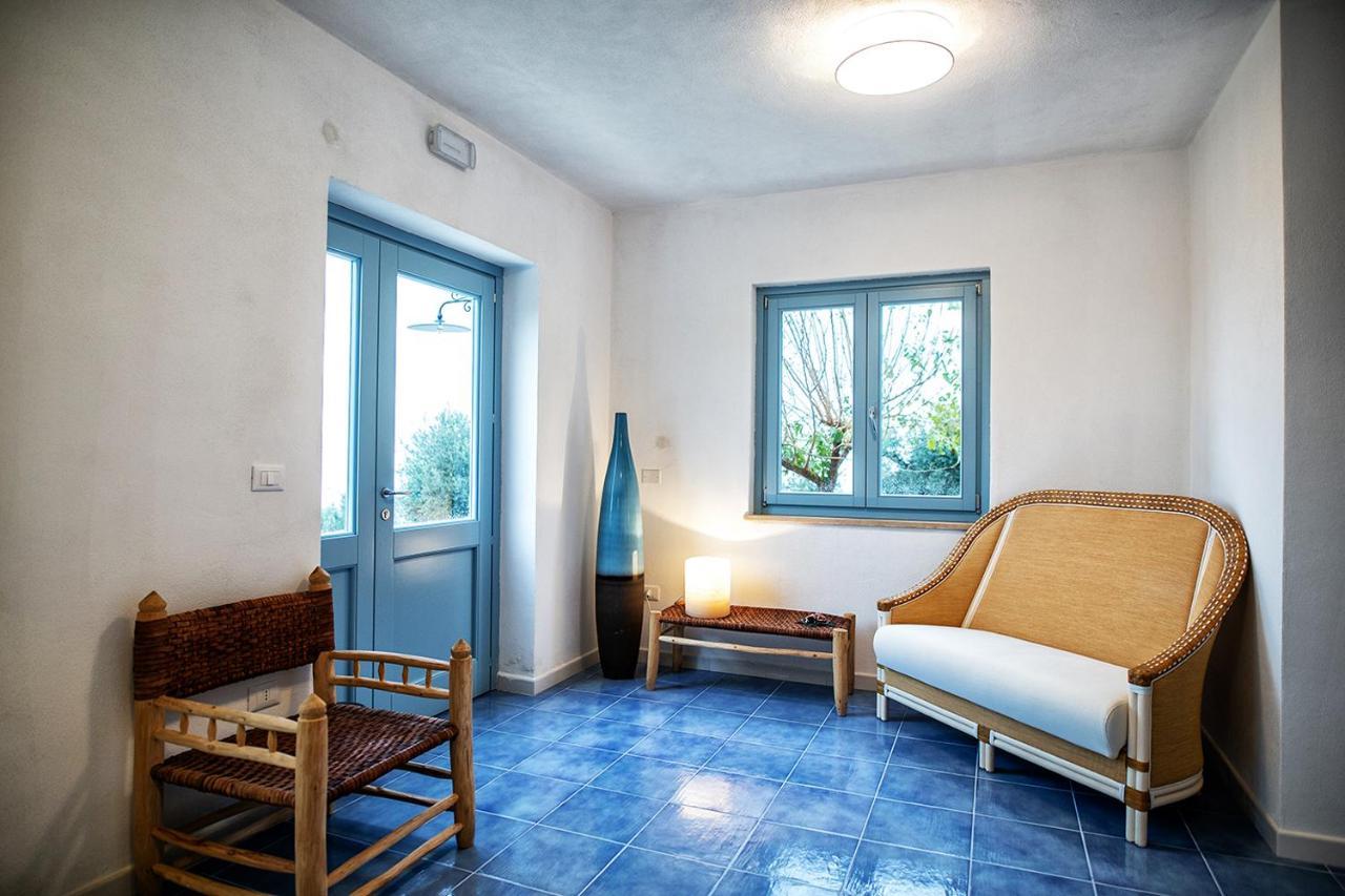 Borgo Rosso Di Sera Resort San Lucido Ngoại thất bức ảnh